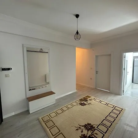 Apartment Merkezi Ferah Uzungol Yolu Uzerinde 3+1 Daire