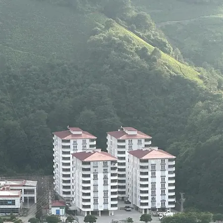Apartment Merkezi Ferah Uzungol Yolu Uzerinde 3+1 Daire Trabzon