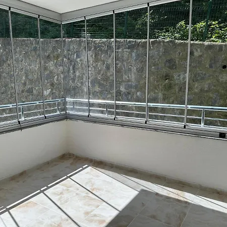 Apartment Merkezi Ferah Uzungol Yolu Uzerinde 3+1 Daire